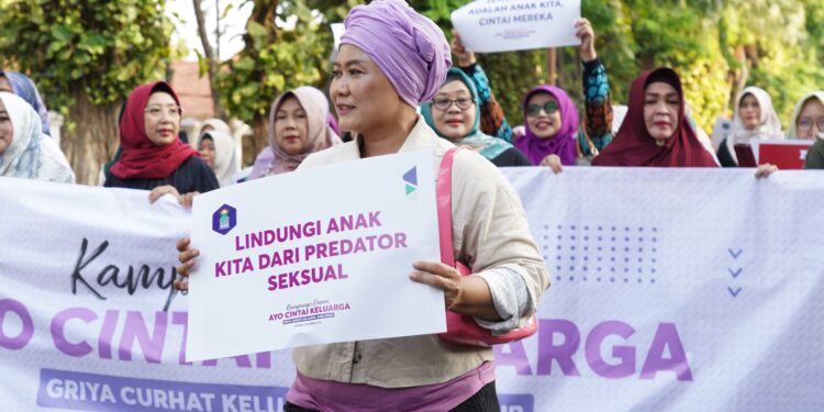 Luman kampanyekan “Ayo Cinta Keluarga” di CFD Taman Bungkul