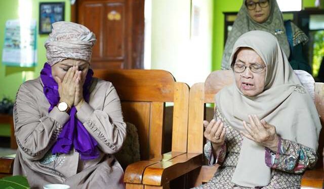 Calon Gubernur no 1, Luluk Nur Hamidah kunjungi Nyai Muthiah dan Fatayat NU Ngawi