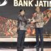 Dua penghargaan diraih Bank Jatim sekaligus, dalam CNN Awards 2024