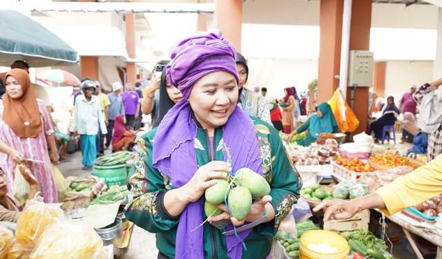 Kunjungi pasar tradisional di Pamekasan,  Luluk Nurhamida: Kita akan menciptakan program yang menyentuh langsung pelaku usaha kecil