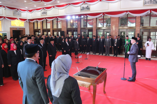 Jelang Pilkada, Eri Cahyadi lantik 63 pejabat isi tempat kosong