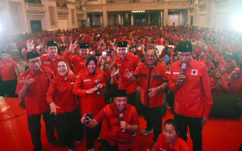 Incar menang tebal di Surabaya, PDIP: Ketuk pintu beber program Risma-Gus Hans dan ErJi