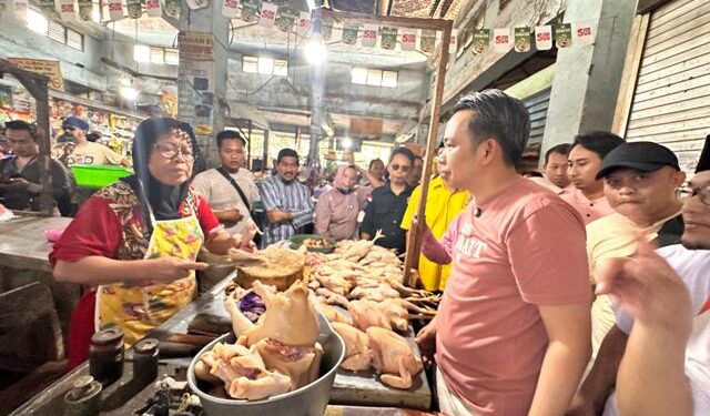 Blusukan di pasar Tanjung Jember, Gus Fawait janjikan perubahan untuk pedagang