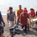 Lakukan bersih-bersih bibir pantai, Risma ajak warga menjaga kelestarian laut secara nyata di Probolinggo