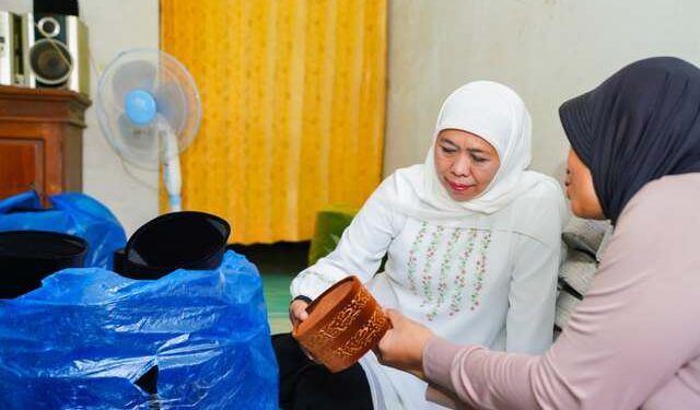 Kunjungi kampung kopyah, Khofifah dorong jadi desa devisa dan bisa tembus pasar global