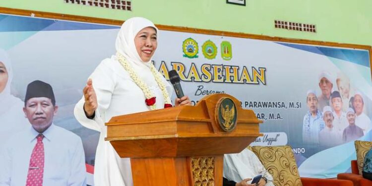 Sarasehan hari santri di Situbondo, Khofifah ceritakan sukses program OPOP yang telah Go Global