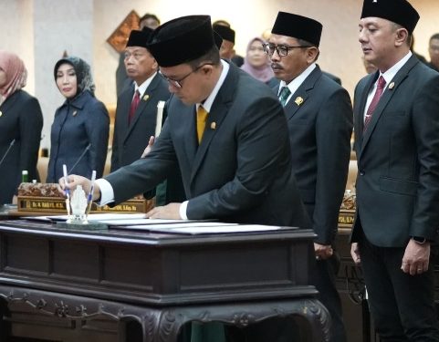Usai di Tetapkan Wakil Ketua DPRD Jatim, Blegur Prijanggono Minta Pemprov Punya Inovasi Tingkatkan Pendapatan 2025