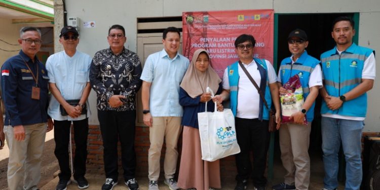 PLN Hadirkan Energi Berkeadilan: 3.603 Warga Malang Terima Bantuan Pasang Baru Listrik Sambut Hari Listrik Nasional ke-79 dan Sumpah Pemuda