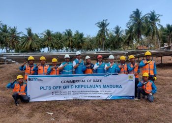 Kado Sumpah Pemuda dan Hari Listrik Nasional ke-79, Warga Pulau Terluar Madura Kini Nikmati Akses Listrik dari PLTS