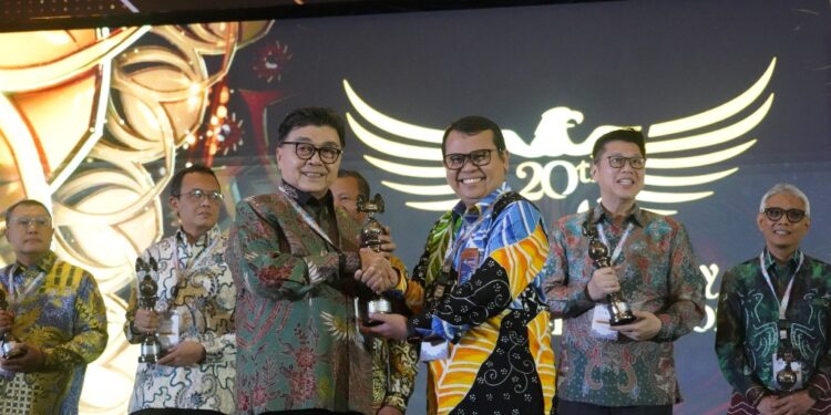 PLN Nusantara Power Raih Platinum di ASRRAT 2024: Komitmen pada Keberlanjutan dan Transparansi Terbukti