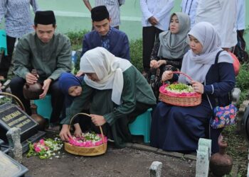 Anggota DPD RI yang juga keponakan Khofifah ini yakin Khofifah-Emil menangkan Pilgub Jatim