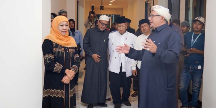 Disambut hangat Habib Zein di Ponpes Dalwa Bangil, Khofifah puji fasilitas pembelajaran modern dan berteknologi tinggi