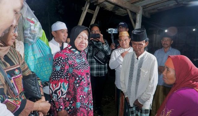 Ini kebahagiaan buruh tani miskin pelosok Sampang ketika dikunjungi Risma