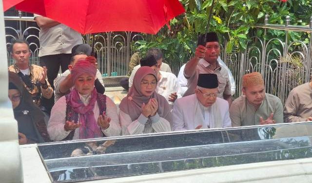 Lakukan ziarah ke Makam Sunan Ampel didampingi Luluk, KH Ma’ruf Amin: Ini bagian istikharoh Luluk di kontestasi Pilgub Jatim