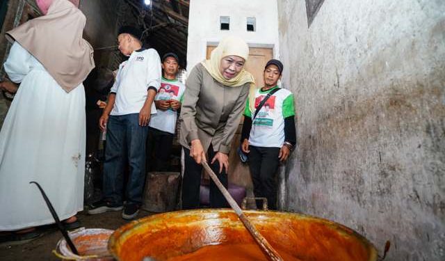 Sambangi Rumah Industri Gula Merah di Lumajang, Khofifah Siap Fasilitasi Replanting Kelapa Hibrida