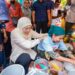Cek harga kebutuhan di pasar Baru Gresik, Khofifah panen dukungan dan doa