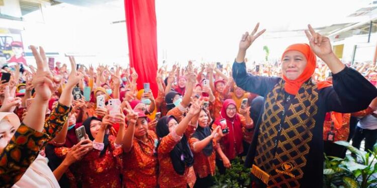 Sapa pekerja pabrik rokok Sampoerna, Khofifah komitmen perjuangkan perlindungan dan kesejahteraan pekerja
