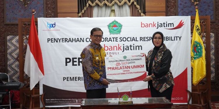 Dukung Kemajuan UMKM, Bank Jatim Salurkan CSR Ke Pemkab Pamekasan