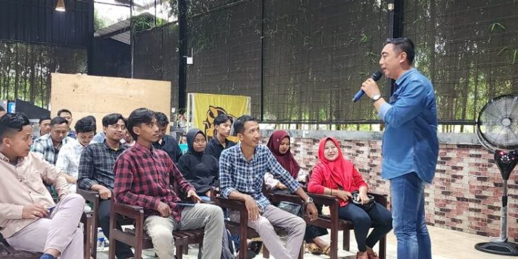 Keluhan soal lingkungan, UMKM dan pendidikan disampaikan warga Jember pada anggota DPRD Jatim Eko Yunianto
