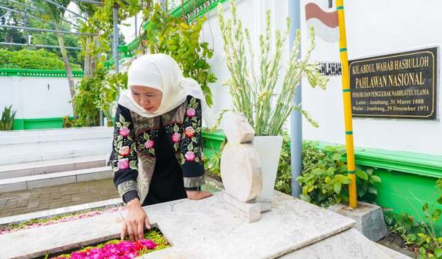 Hari tenang, Khofifah ziarah ke makam Kiai Wahab Chasbullah dan Kiai Bisri Syansuri di Jombang