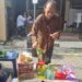 Tingkatkan partisipasi pemilih, TPS 12 Kelurahan Airlangga Kecamatan Gubeng beri sembako warga yang memilih