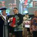 Eri Cahyadi Terima Penghargaan Wira Adhiwasesa dalam Dies Natalies ITS ke-64