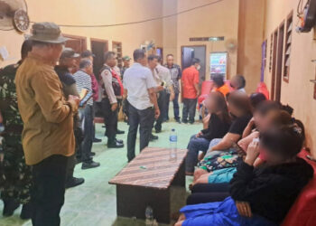 12 wanita dievakuasi dari rumah kosong Sememi, dijanjikan jadi pemandu lagu