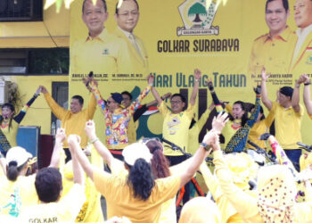 Golkar Surabaya dan warga ikut sukseskan catat rekor MURI Senam Serentak Nasional