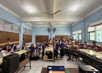 Mewujudkan SDGs 8: Training “Self-Presentation on LinkedIn” oleh Mahasiswa Psikologi Universitas Negeri Malang di SMKN 7 Surabaya