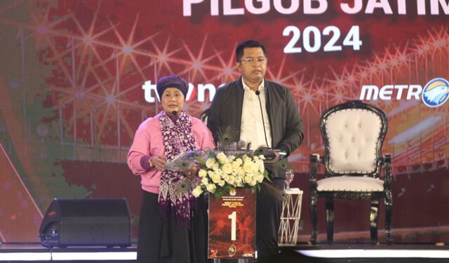 Di arena debat terakhir, Luluk tegaskan akan bangun KRL Madura dan kritik kegagalan Jatim mengelola sampah