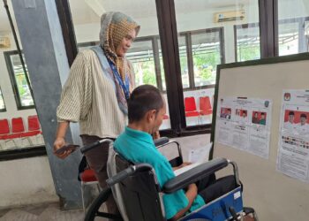 Memastikan Hak Pilih untuk Penyandang Disabilitas Mental: Kisah dari TPS Khusus di Liponsos Keputih