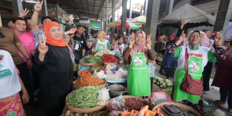 Blusukan ke pasar Lamongan, Khofifah ajak pedagang dan masyarakat hadiri kampanye penutup, Dzikir sholawat dan doa di Jatim Expo