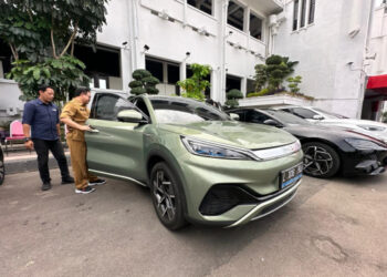 Pemkot Surabaya sewa mobil listrik untuk kepala perangkat daerah