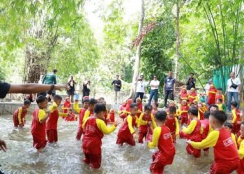 Kampung Lali Gadget: Upaya Melestarikan Permainan Tradisional dan Edukasi Karakter Anak dengan Dukungan PLN Peduli