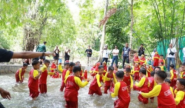 Kampung Lali Gadget: Upaya Melestarikan Permainan Tradisional dan Edukasi Karakter Anak dengan Dukungan PLN Peduli