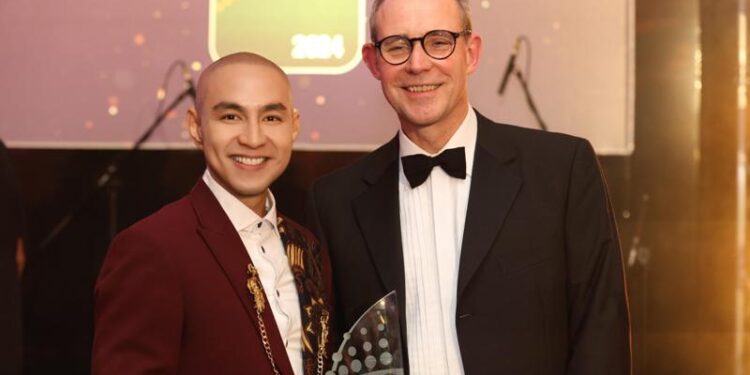 Indosat Ooredoo Hutchison Raih Penghargaan Best Digital Transformation di World Communication Awards 2024