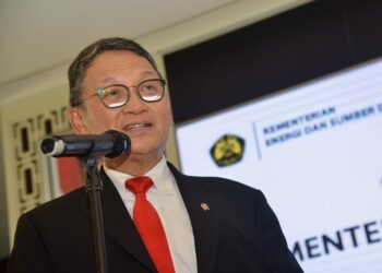 Mantan Menteri ESDM Hadiri Panggilan KPPU Terkait Penyelidikan Dugaan Persekongkolan Tender Proyek Cisem 2