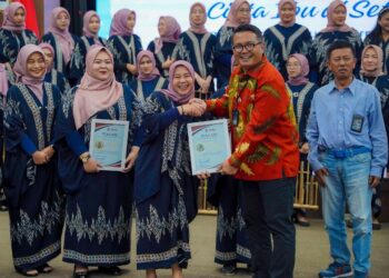 Angklung dan Tarian Tradisional Meriahkan Peringatan Hari Ibu 2024 di PT SIER