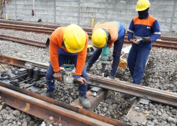 KAI Daop 8 Surabaya Tingkatkan Perawatan Jalur KA Jelang Libur Natal 2024 dan Tahun Baru 2025