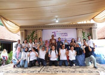 AXA Mandiri Donasikan Hasil Penjualan Asuransi untuk Beasiswa Siswa Berkebutuhan Khusus