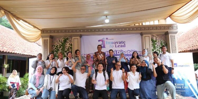 AXA Mandiri Donasikan Hasil Penjualan Asuransi untuk Beasiswa Siswa Berkebutuhan Khusus