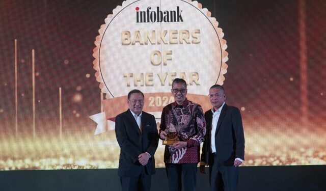 Dirut Bank Jatim dinobatkan sebagai Banker Of The Year 2024