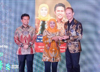 Khofifah-Emil terima penghargaan ‘Platinum Award’ dari Duta Besar Inggris