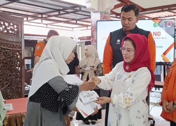 Peduli korban kebakaran hutan di Pemekasan, DPRD Jatim berikan bantuan
