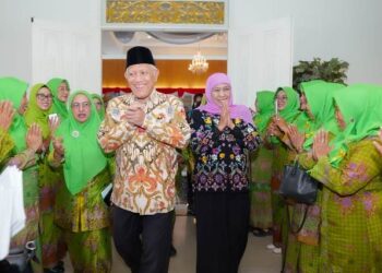 Bedah Buku Hadratussyaikh KH Hasyim Asy’ari di Pekanbaru, Khofifah: Teladan Kepemimpinan dalam Keberagaman