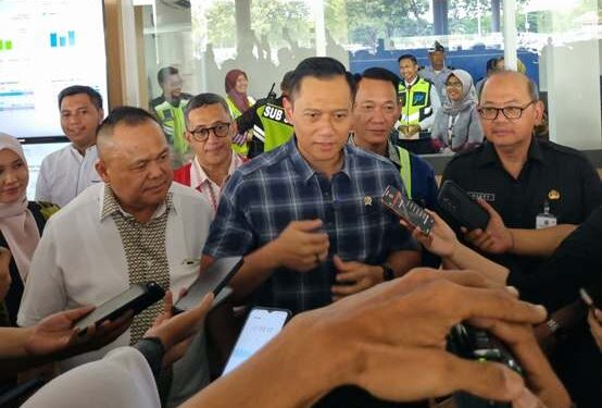 Datangi Bandara Juanda, AHY pastikan kesiapan pelayanan maksimal arus penumpang libur Nataru
