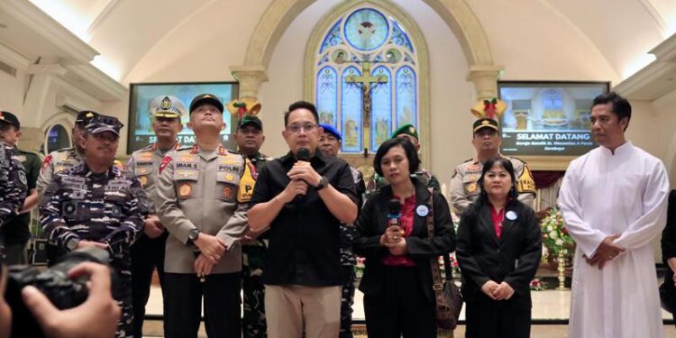 Datangi dua gereja, Pj Gubernur dan Forkompimda berikan rasa aman dan nyaman saat Natal di Jatim