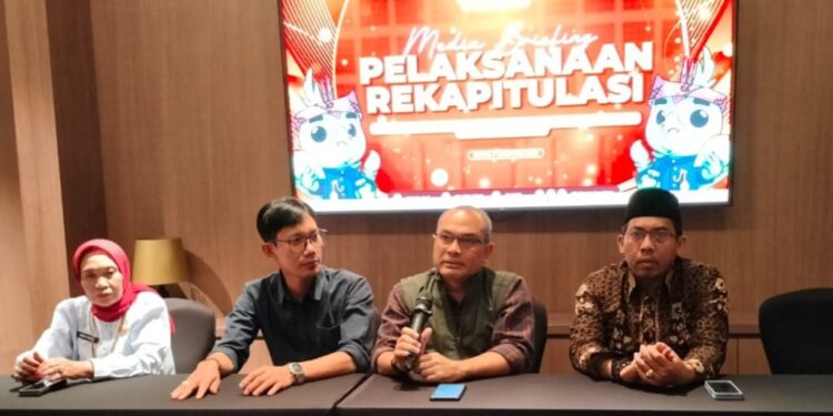 Hari Ini KPU Jatim lakukan rekapituliasi hasil Pilgub Jatim, Choirul Umam: KPU Jatim siap gelar rekap, masyarakat bisa lihat di live medsos kami