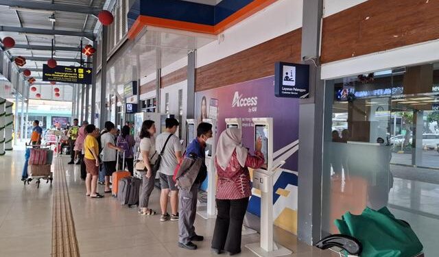 Sebanyak 33 Ribu Penumpang Akhiri Libur Nataru 2024/2025 dengan Kereta Api di Daop 8 Surabaya