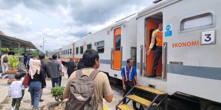 Masa Angkutan Nataru 2024 Berakhir, KAI Commuter Surabaya Catat 880 Ribu Lebih Pengguna